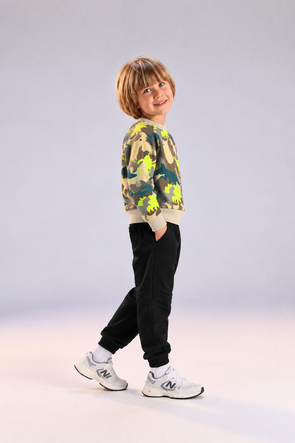 Kids Dinosaur Camo Print Sweatshirt & Jogger Set – Green & Black