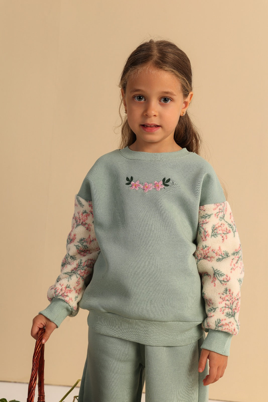 Girls’ Floral Sleeve Knit Sweatshirt & Wide-Leg Pants Set – Sage Green