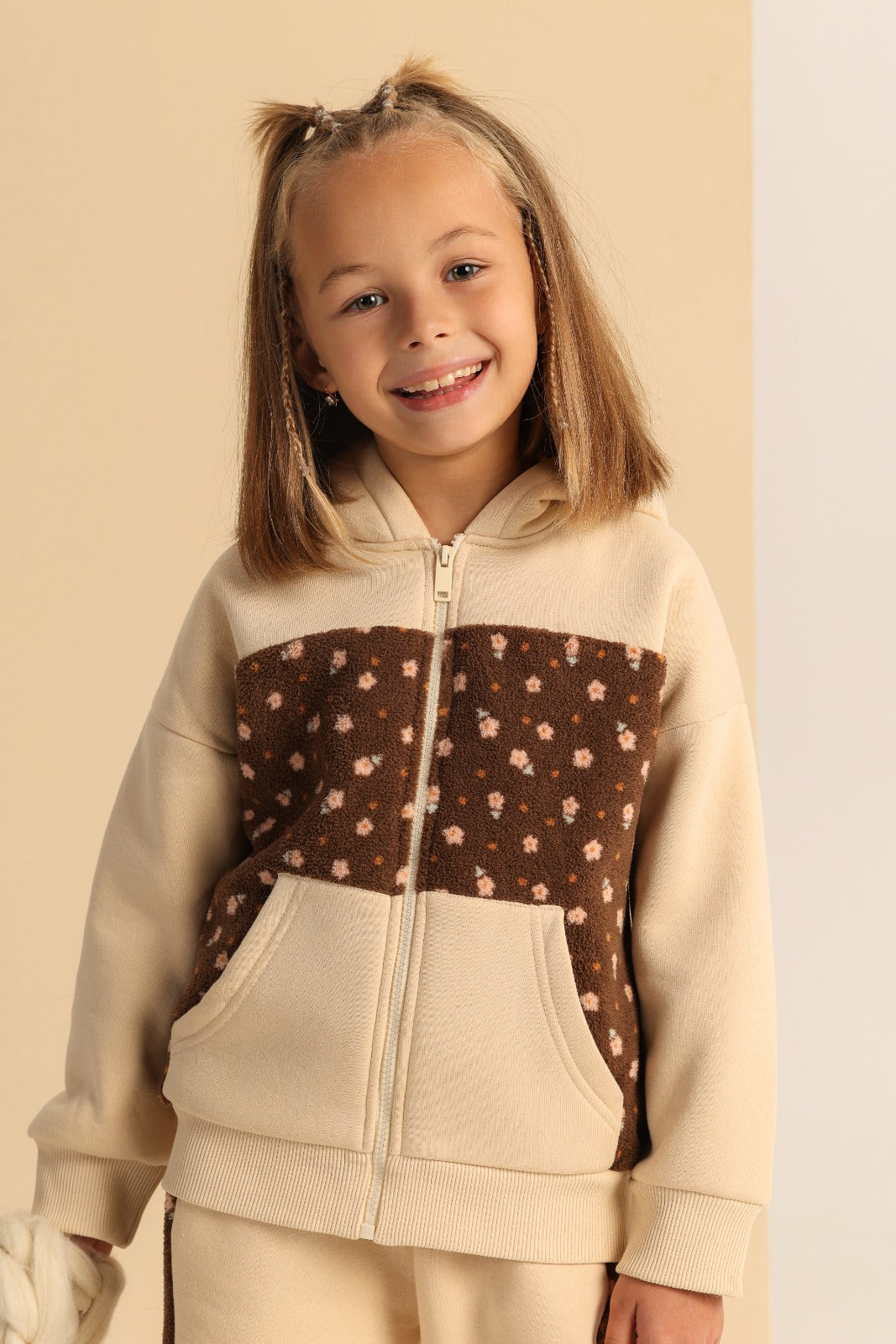Girls’ Cozy Floral Panel Hoodie & Wide-Leg Pants Set – Beige & Brown Casual Tracksuit