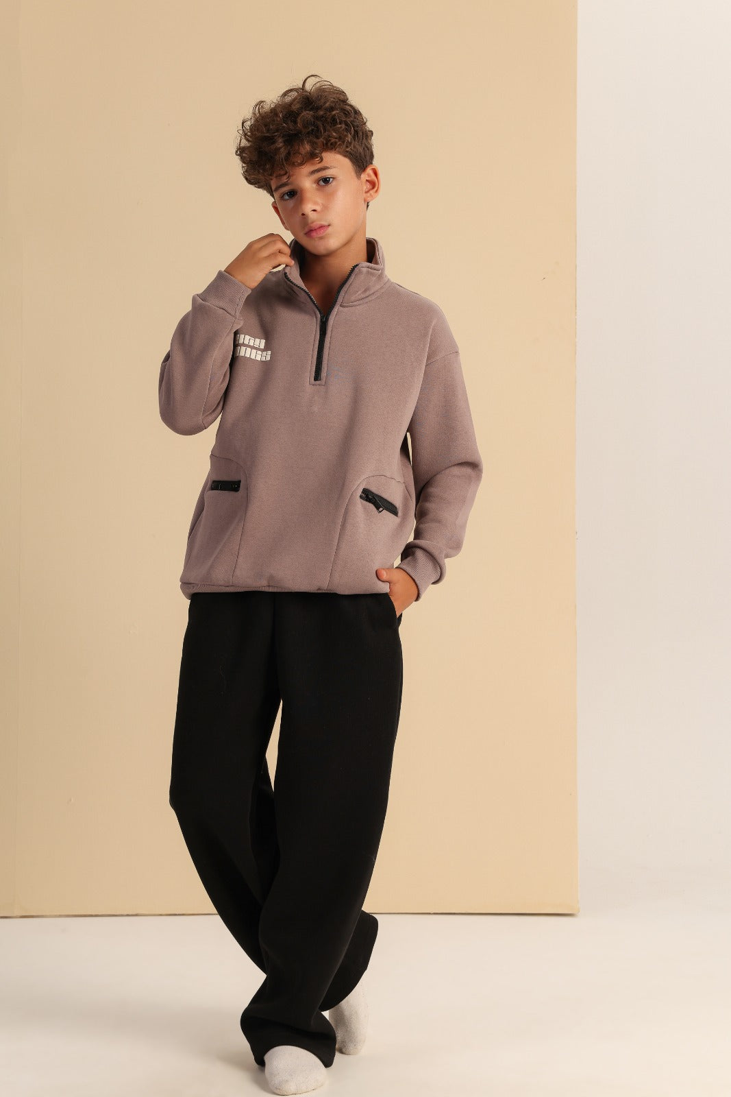Boys’ Half-Zip Sweatshirt with Zipper Pockets & Wide-Leg Pants – Taupe and Black Casual Outfit
