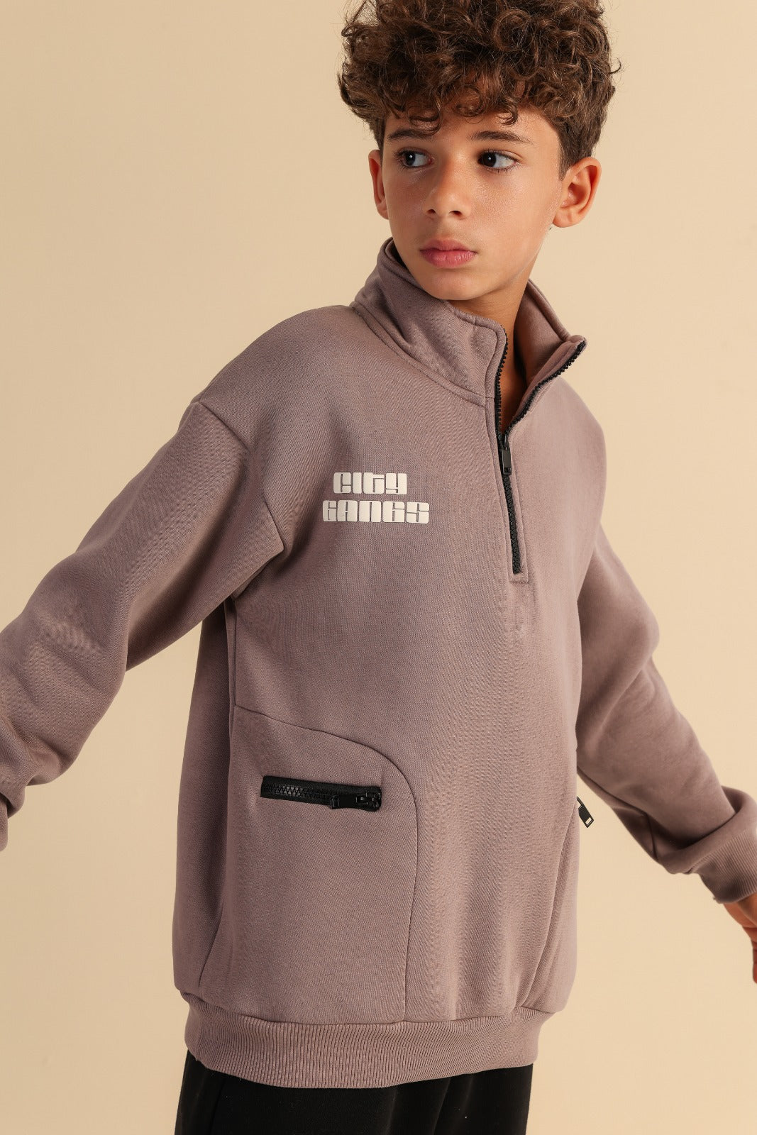 Boys’ Half-Zip Sweatshirt with Zipper Pockets & Wide-Leg Pants – Taupe and Black Casual Outfit