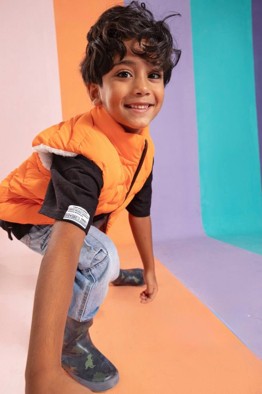 Boys’ Orange Padded Gilet Vest – Sleeveless Quilted Jacket with High Collar & Full-Zip Closure