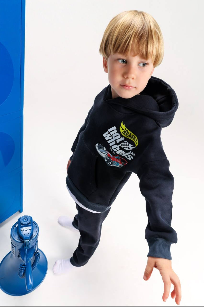 Boys’ Hot Wheels Graphic Hoodie & Jogger Set – Black Motorsport Tracksuit with Racing Car Prints