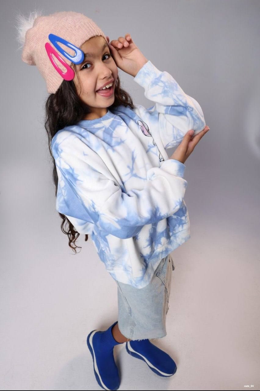 Girls’ Blue Tie-Dye Stitch Sweatshirt – Oversized Long-Sleeve Graphic Pullover