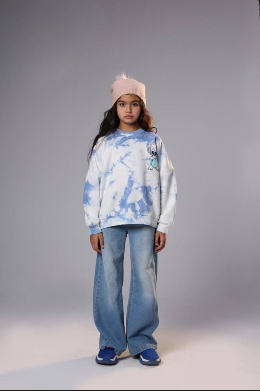 Girls’ Blue Tie-Dye Stitch Sweatshirt – Oversized Long-Sleeve Graphic Pullover