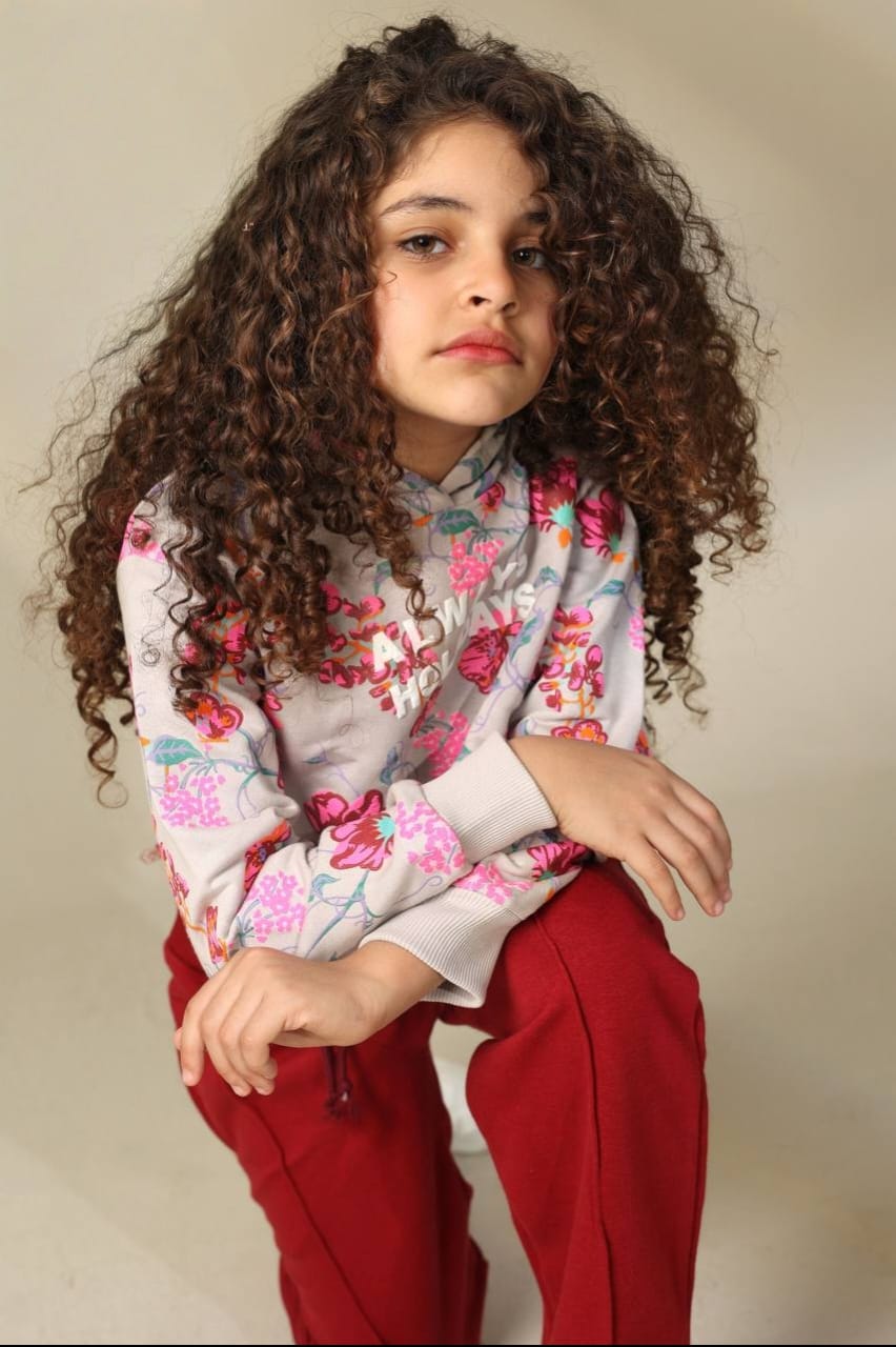 Girls' Floral Cropped Hoodie and Burgundy Wide-Leg Sweatpants Set – Two-Piece Casual Outfit