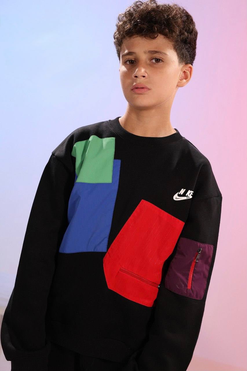 Boys’ Black 2-Piece Tracksuit Set with Color-Block Graphic Panels – Sporty Sweatshirt & Joggers
