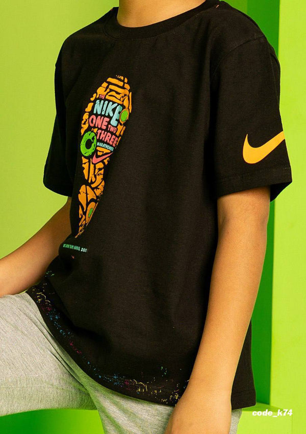 Paint Pop Tee & Solid Knit Shorts Se