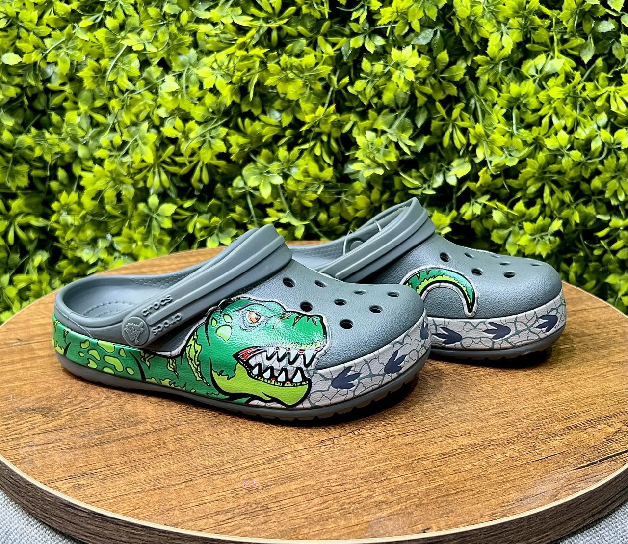 crocs T-Rex